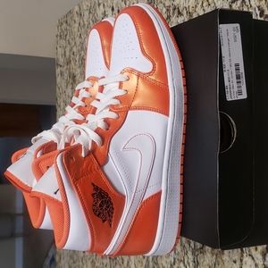 Air Jordan 1 Mid SE